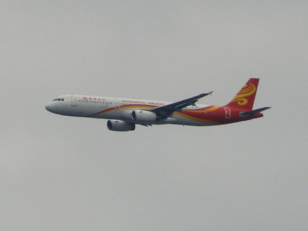 香港航空　A321　福岡空港ランディング