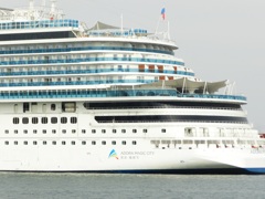 博多港に寄港のADORA MAGIC CITY　4