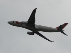 福岡空港を離陸のt-way  A330  2