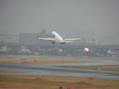 福岡空港を離陸　