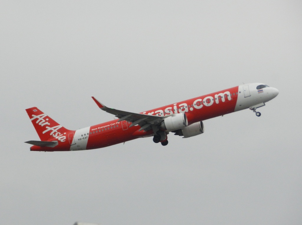 AIR ASIA A321 福岡空港離陸