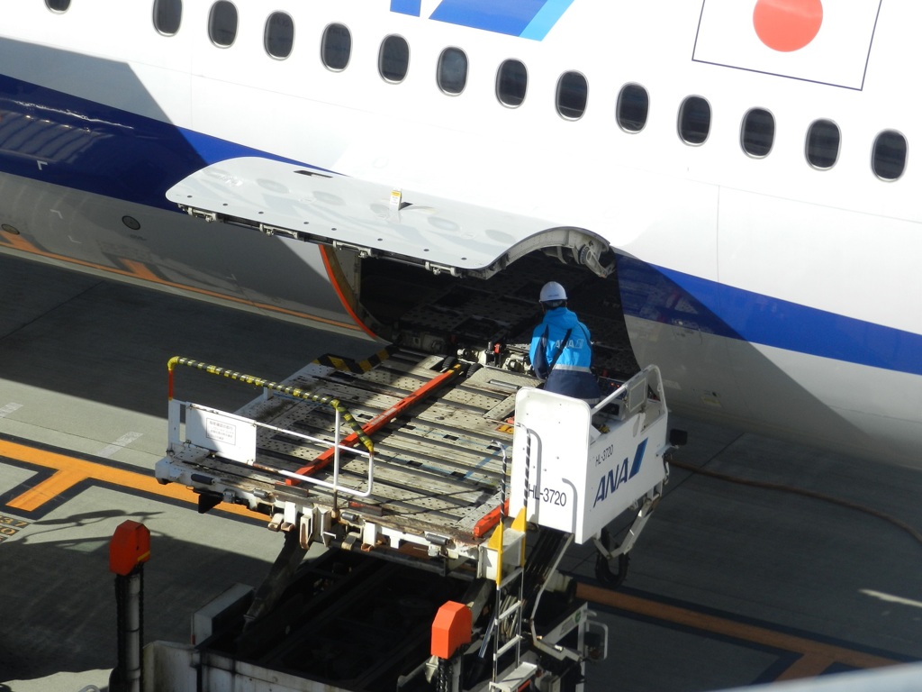 ANA B777-300　出発準備　2