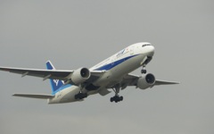 福岡空港　ANA B777-200離陸　1