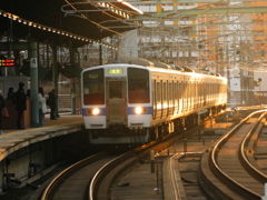 スペースワールド駅に入線の415系1500番台　③