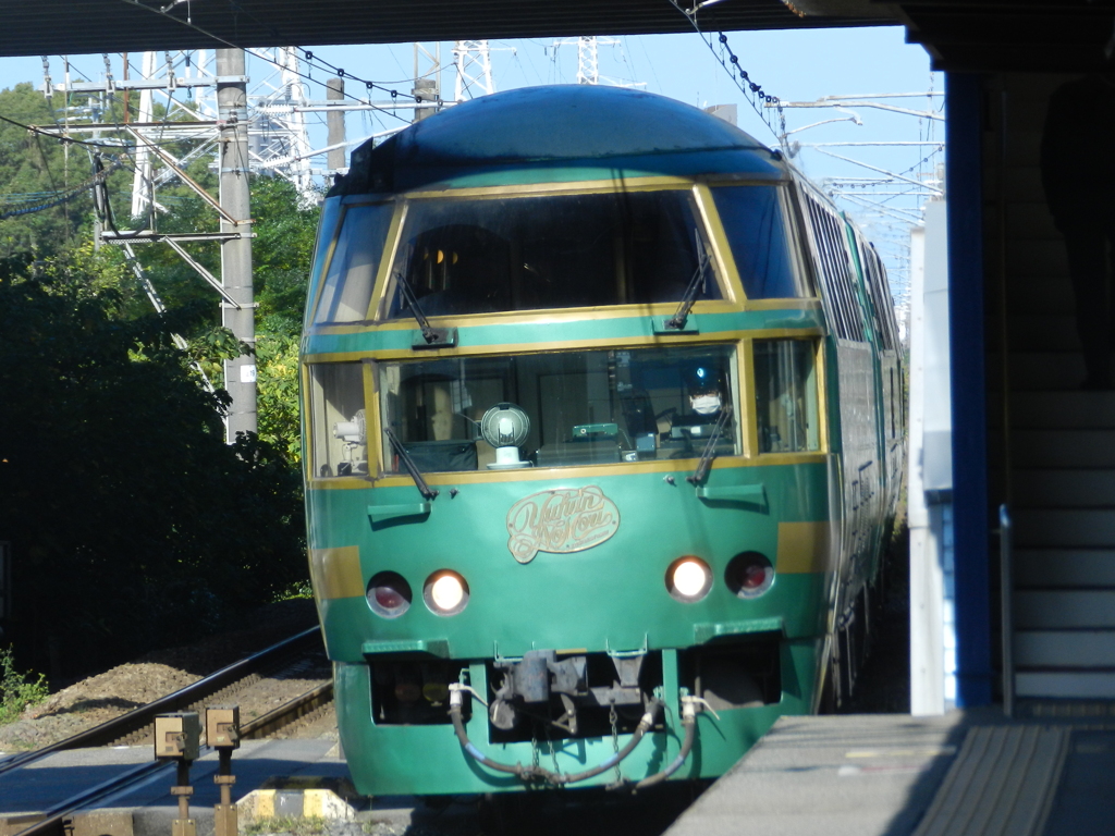 JR九州　キハ71ゆふいんの森の通過　2
