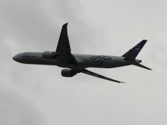 福岡空港を離陸のKOREAN AIR B777-300ER SKYTEAM  3