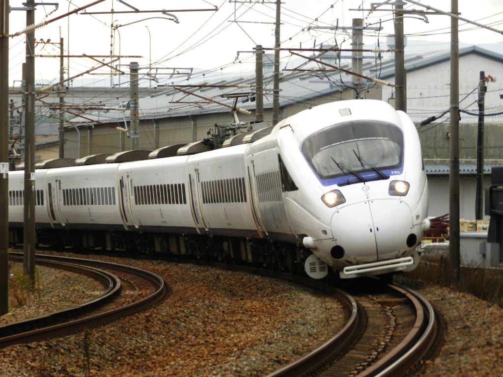 千早～箱崎を通過の885系ソニック