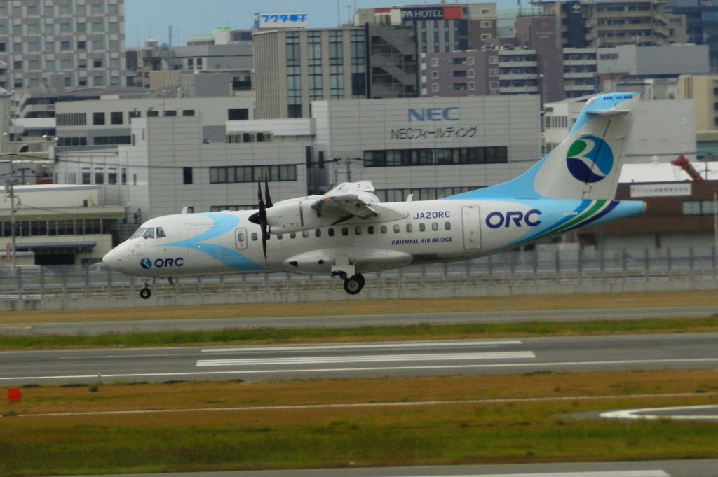 ORC ATR42　福岡空港ランディング