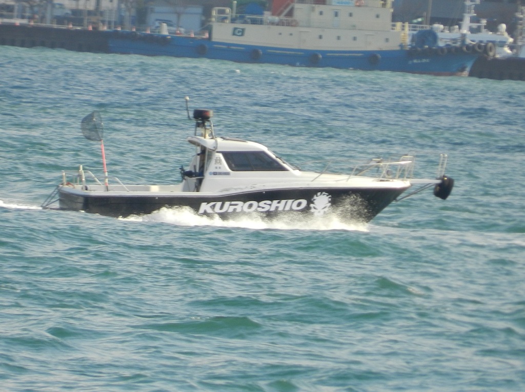 関門海峡を航行の船　5