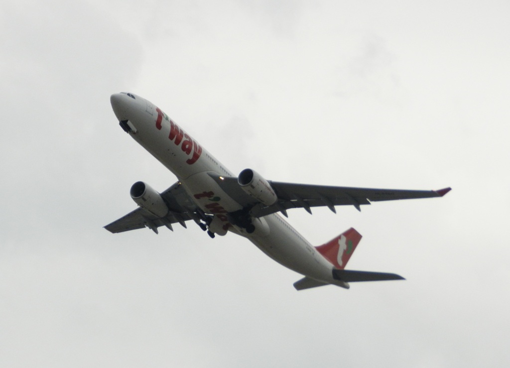 福岡空港を離陸のt-way  A330  1