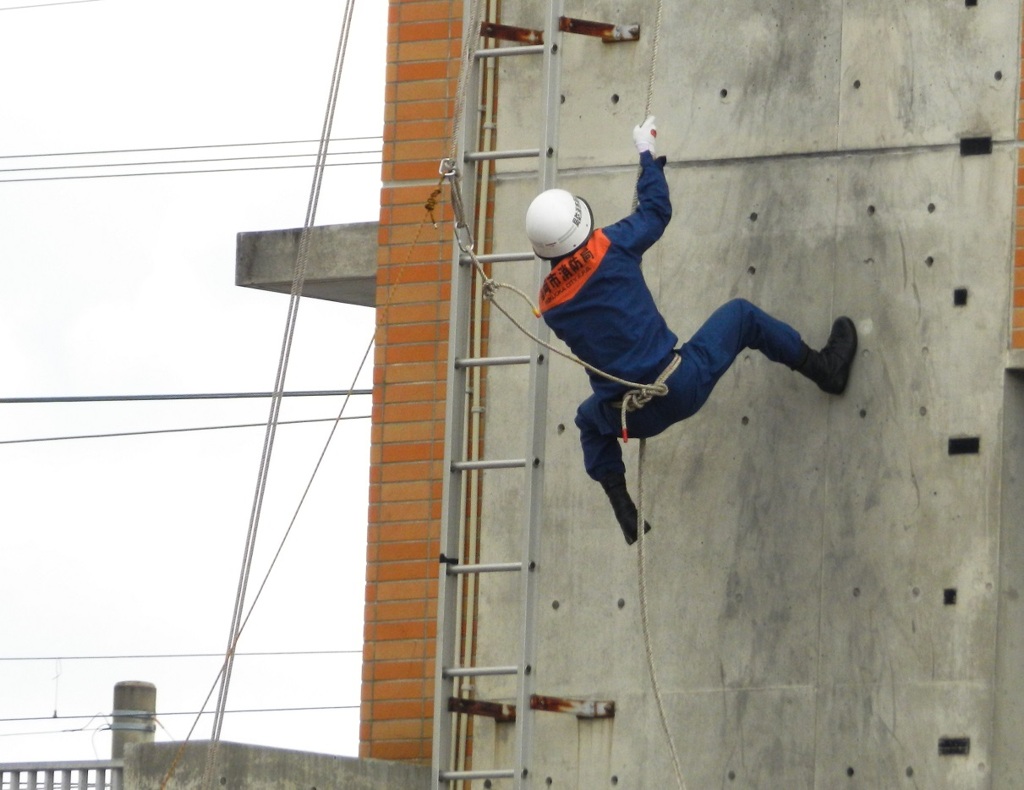 消防士の訓練　1