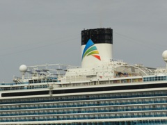 博多港に寄港のADORA MAGIC CITY　2