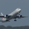 JAL B767-300ER 福岡空港離陸　1
