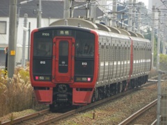 813系快速の通過
