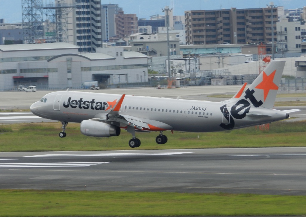 ジェットスタージャパン　A320　福岡空港ランディング