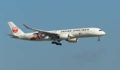 福岡空港へランディングのJAL A350