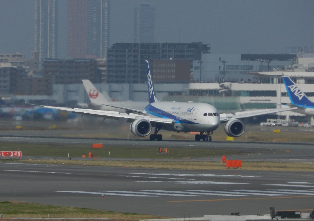 ANA B787-9 福岡空港ランディング  1