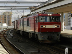 折尾駅を通過のEH500貨物