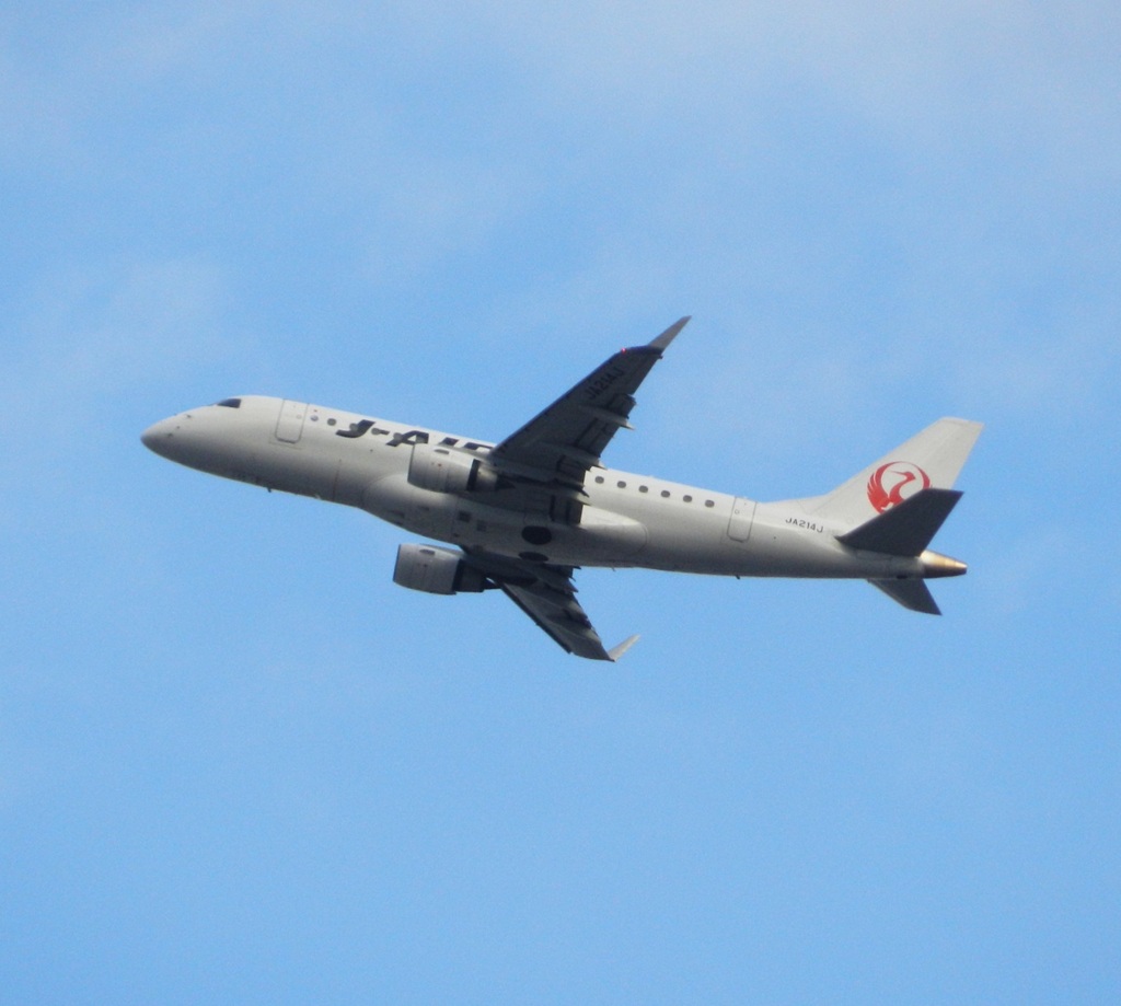 J-AIR E170 福岡空港離陸