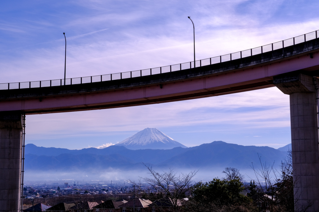 巨大な額縁 山梨側より