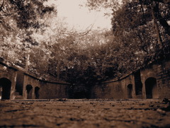 廃墟の世界、セピアに載せて