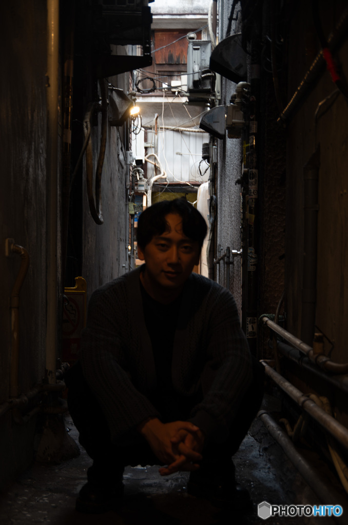 路地裏の男