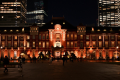 夜の東京駅