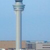 管制塔と飛行機