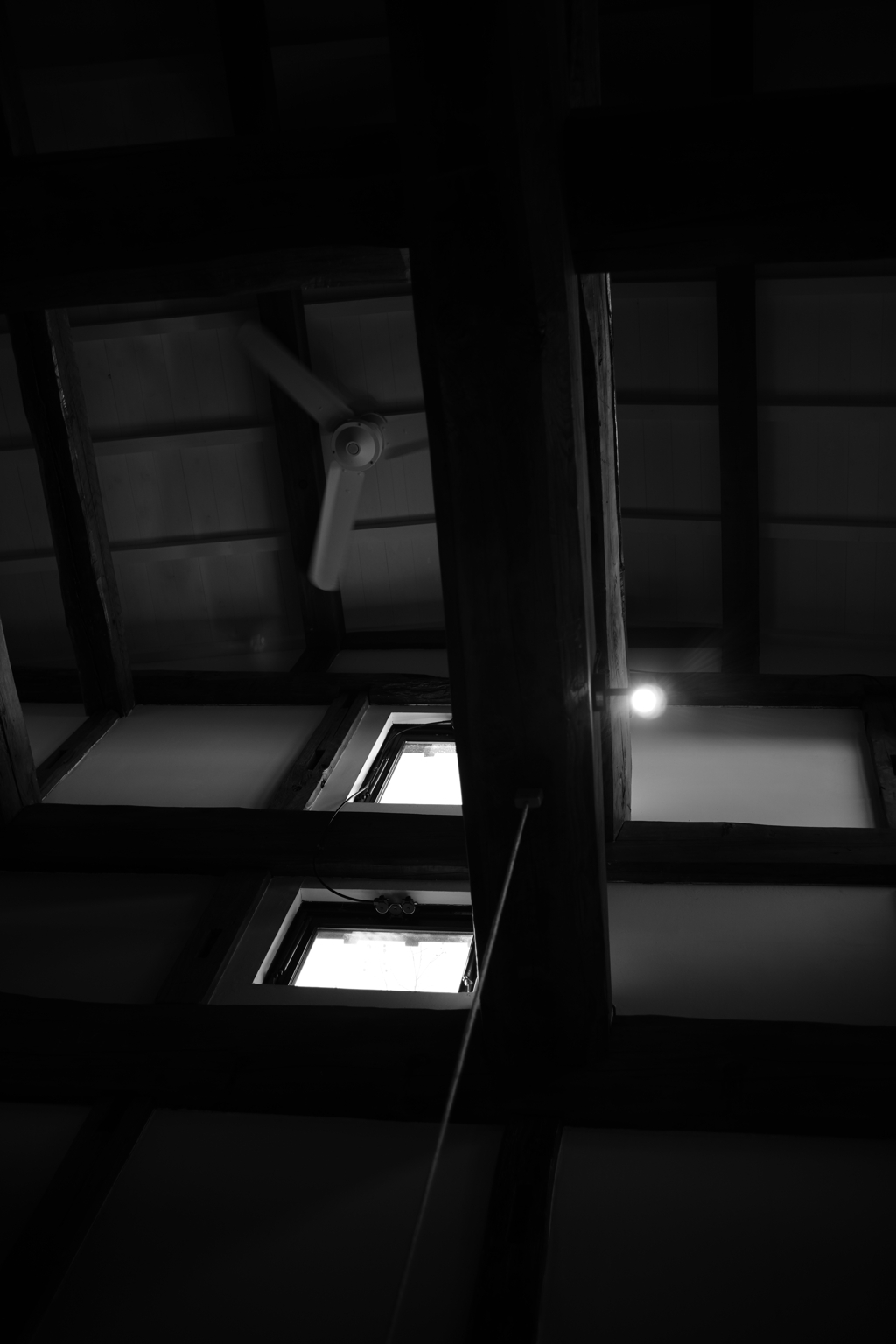 梁のあるカフェ