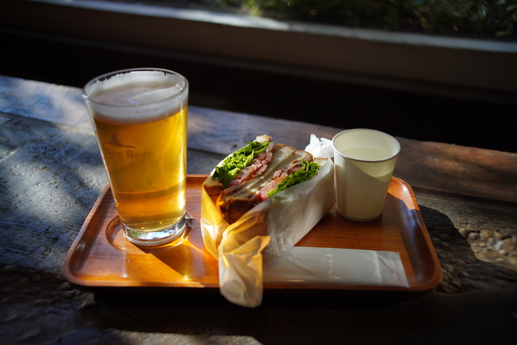 振替休日の昼ビール