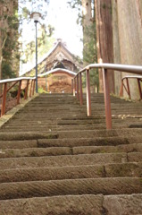 神社へと