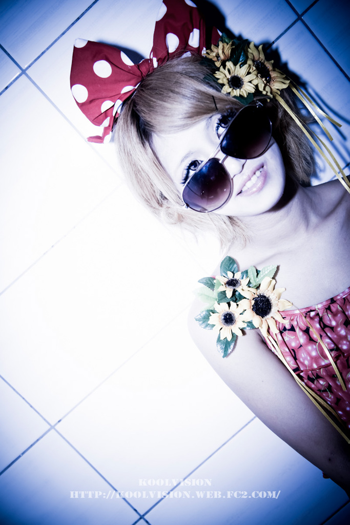 Peeping-13