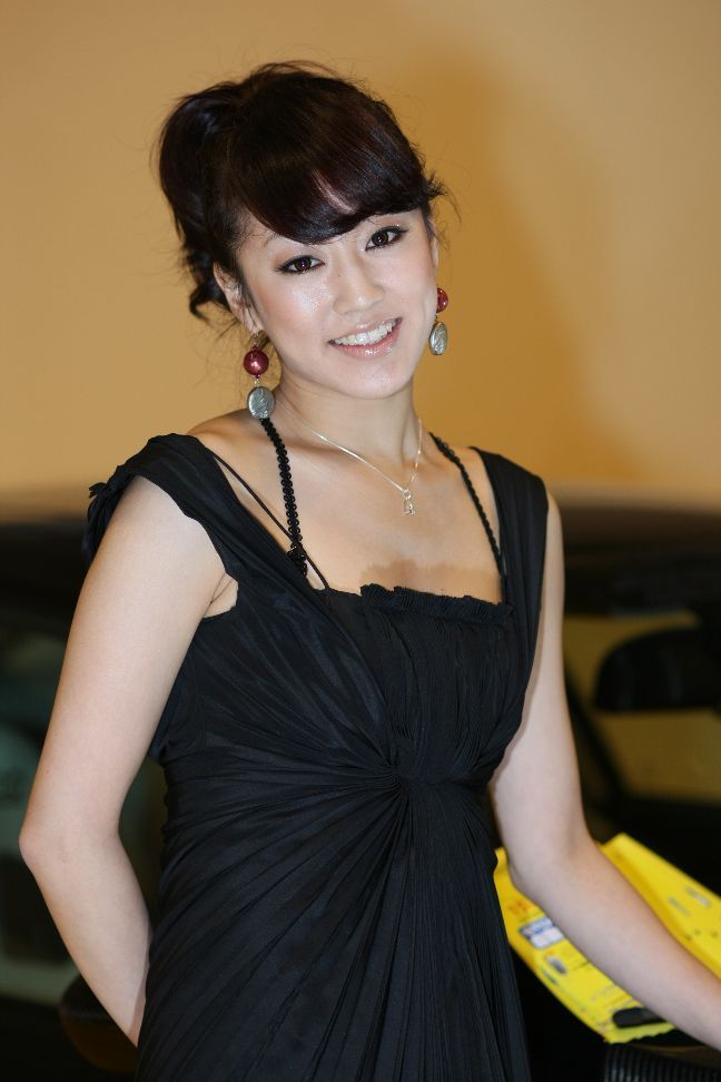 オートトレンド　木村綾乃さん