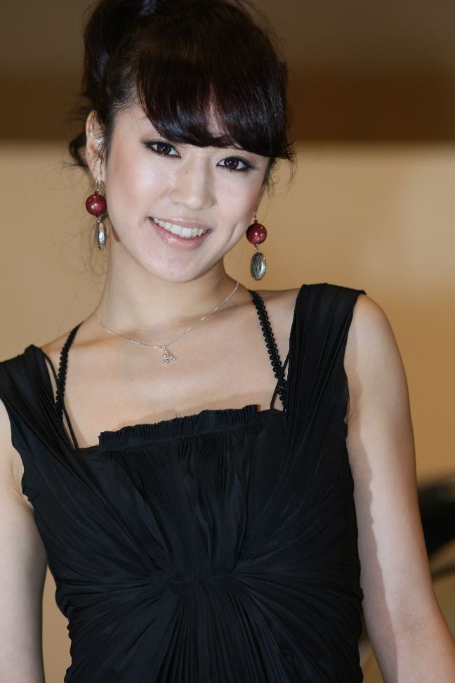 オートトレンド　木村綾乃さん