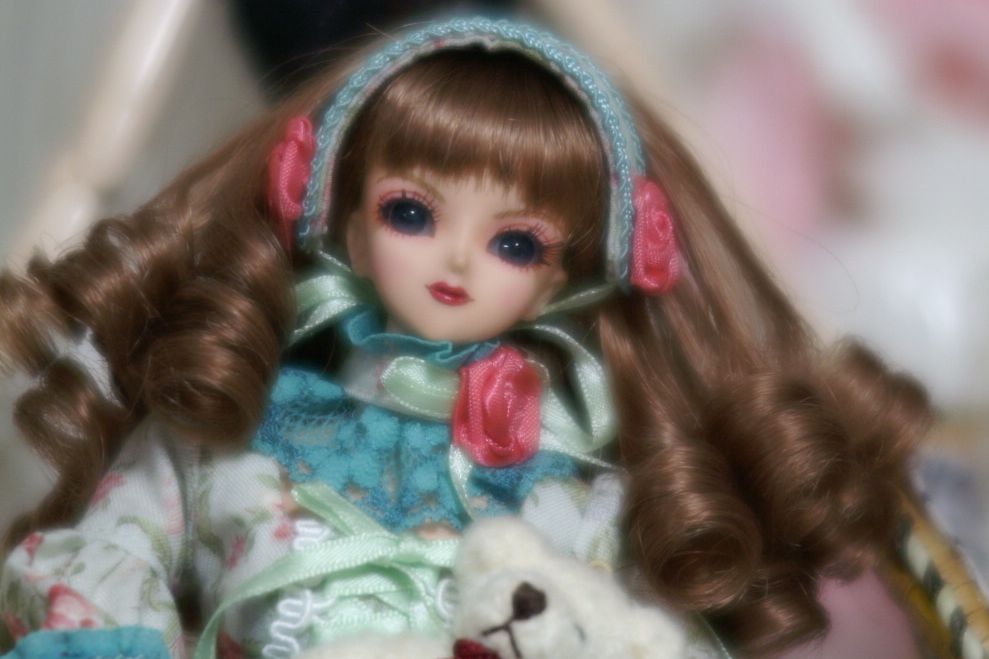 Doll2000