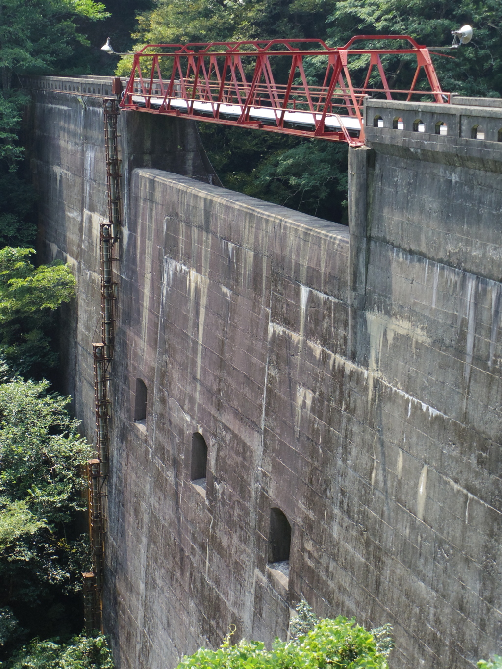 嵯峨谷ダム・絶壁