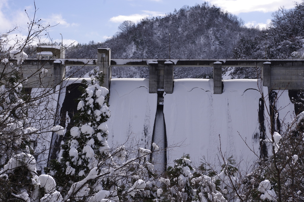 朝鍋ダム・吹雪から一夜明けて