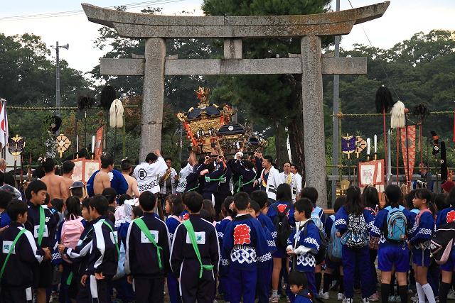 浮島神社神輿宮出し