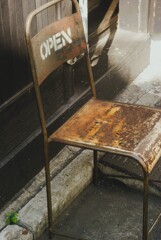 街の寸景 椅子の仕事