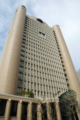 白雲なびく駿河台