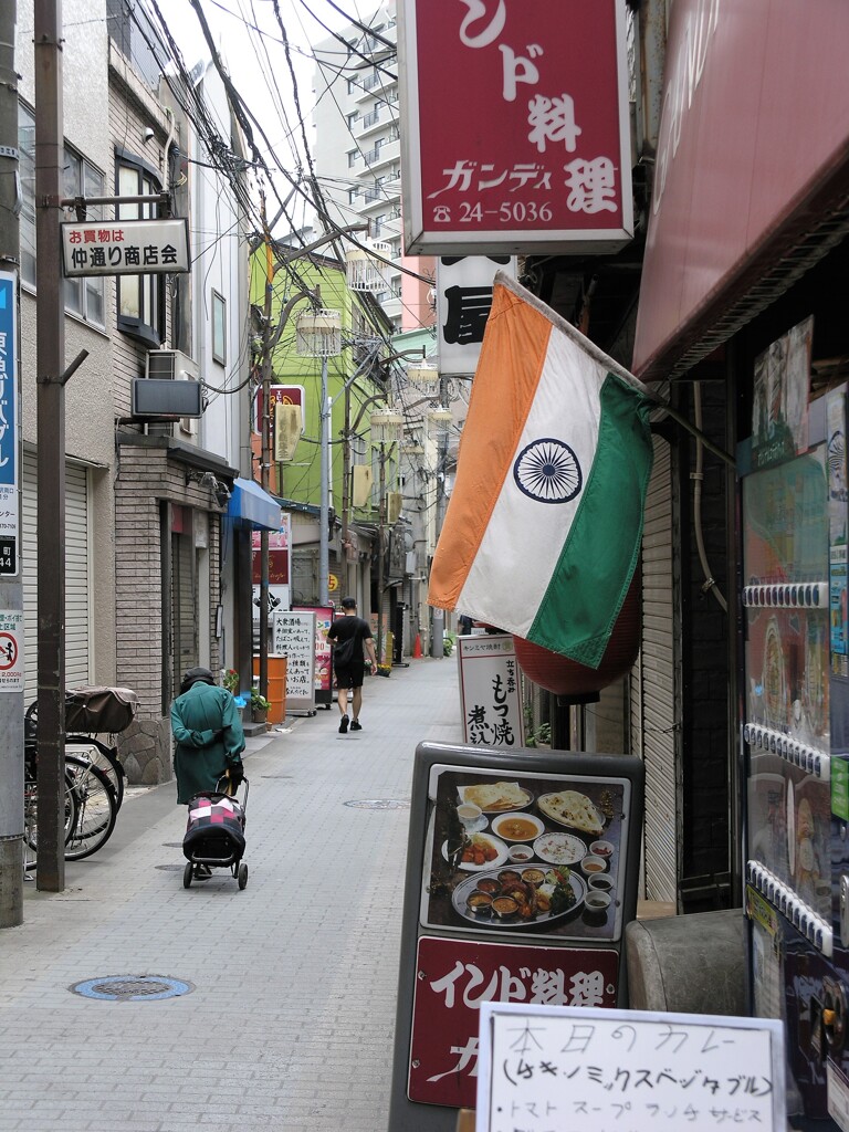 インド料理店のある通り