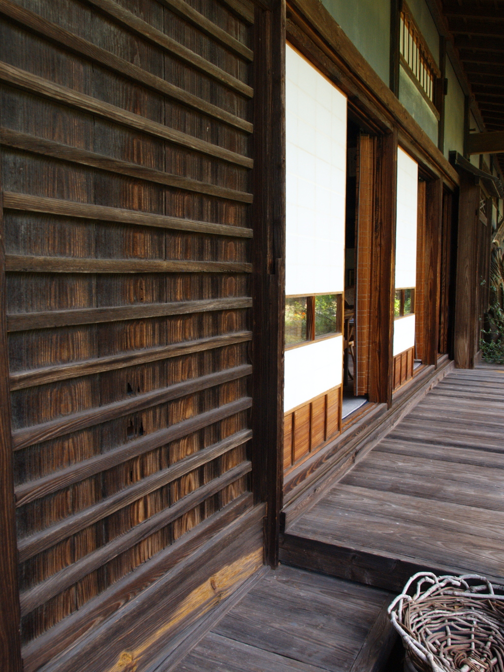 懐かしい昔の木の匂い