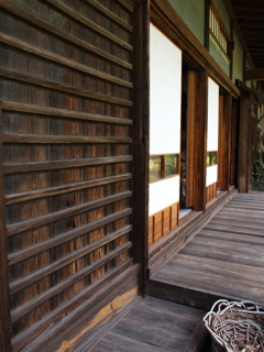 懐かしい昔の木の匂い