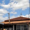 駅舎の上の空