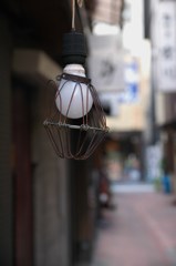 路地に独り