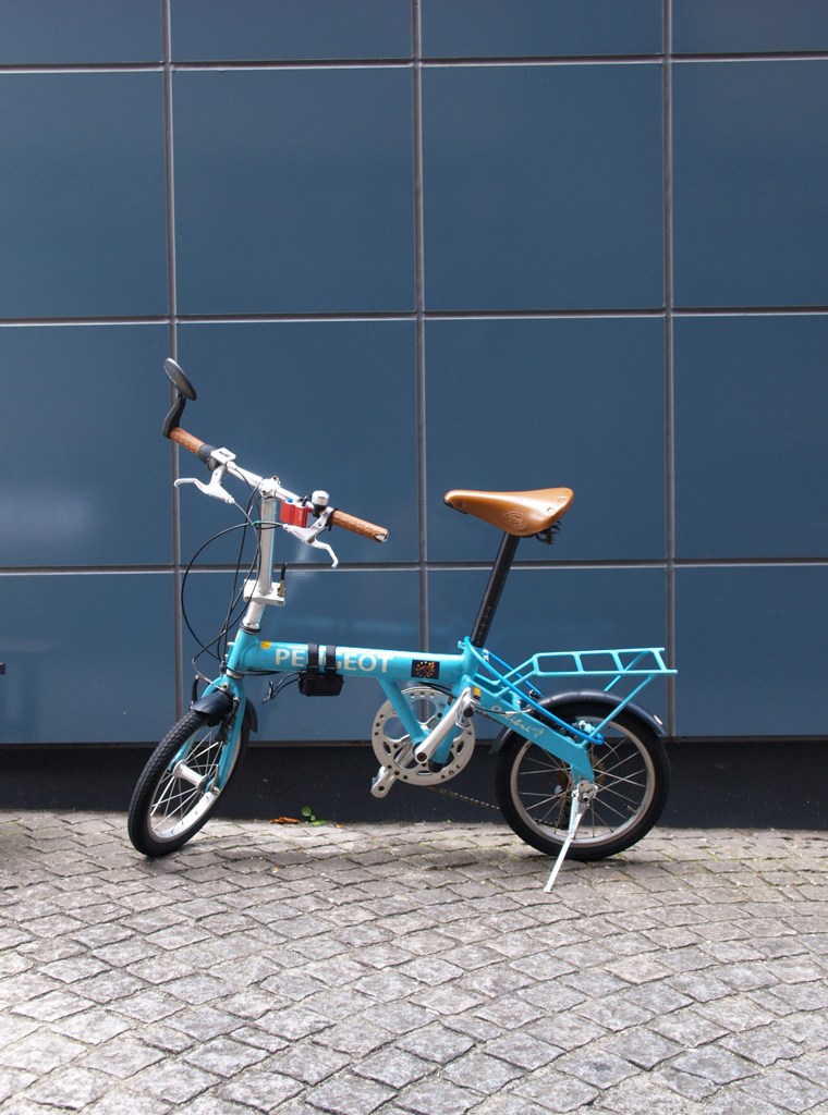 青い自転車