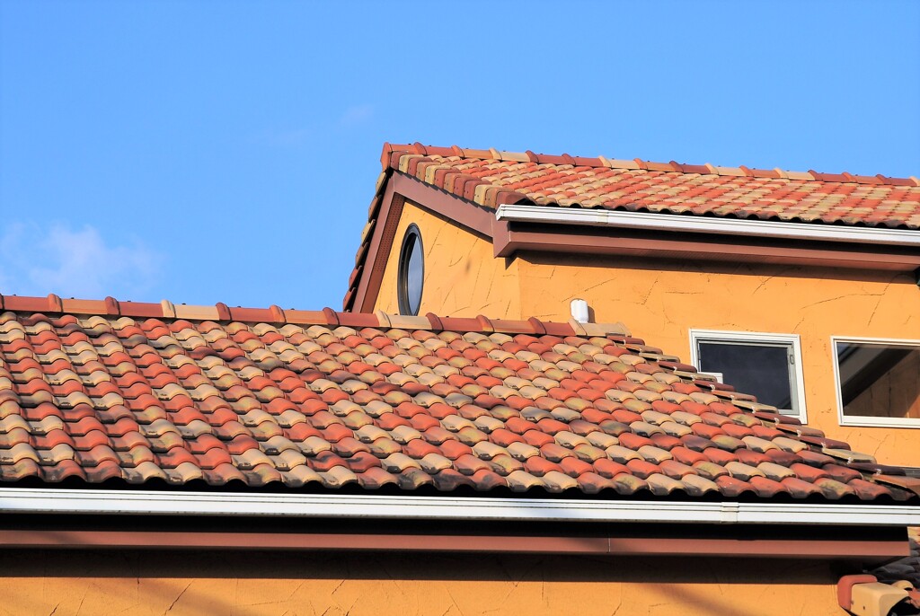 ご近所散歩・南欧風の屋根