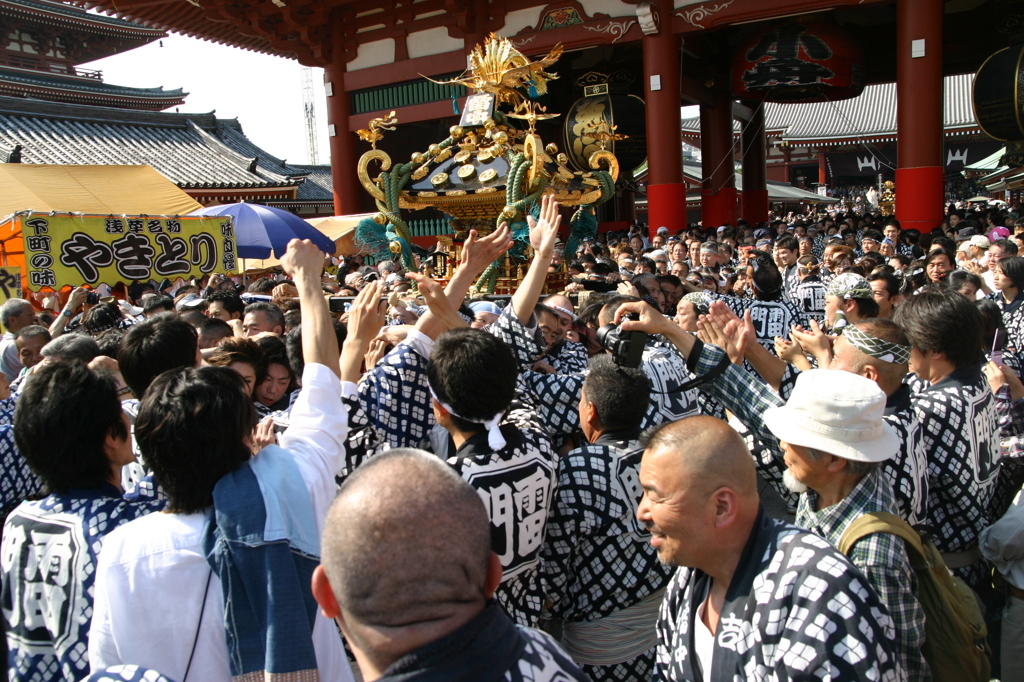 三社祭　祭りだ神輿だ！