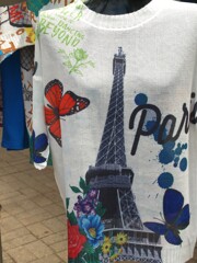 街の寸景　エッフェル塔を着る