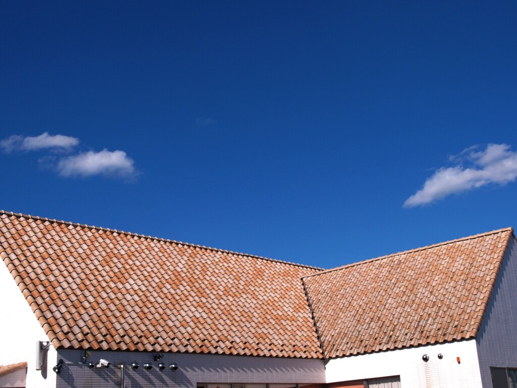 屋根の上の青空